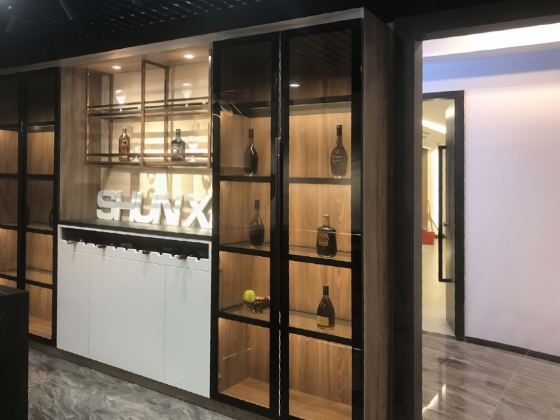 順馨展廳酒柜